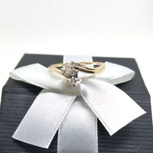 14K GOLD MARQUISE DIAMOND ENGAGEMENT RING, 3 MQ DIA + 2 RD DIA .028 CTS SIZE 9